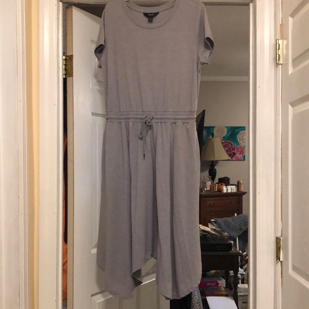 Cute jersey knit midi dress with pockets!